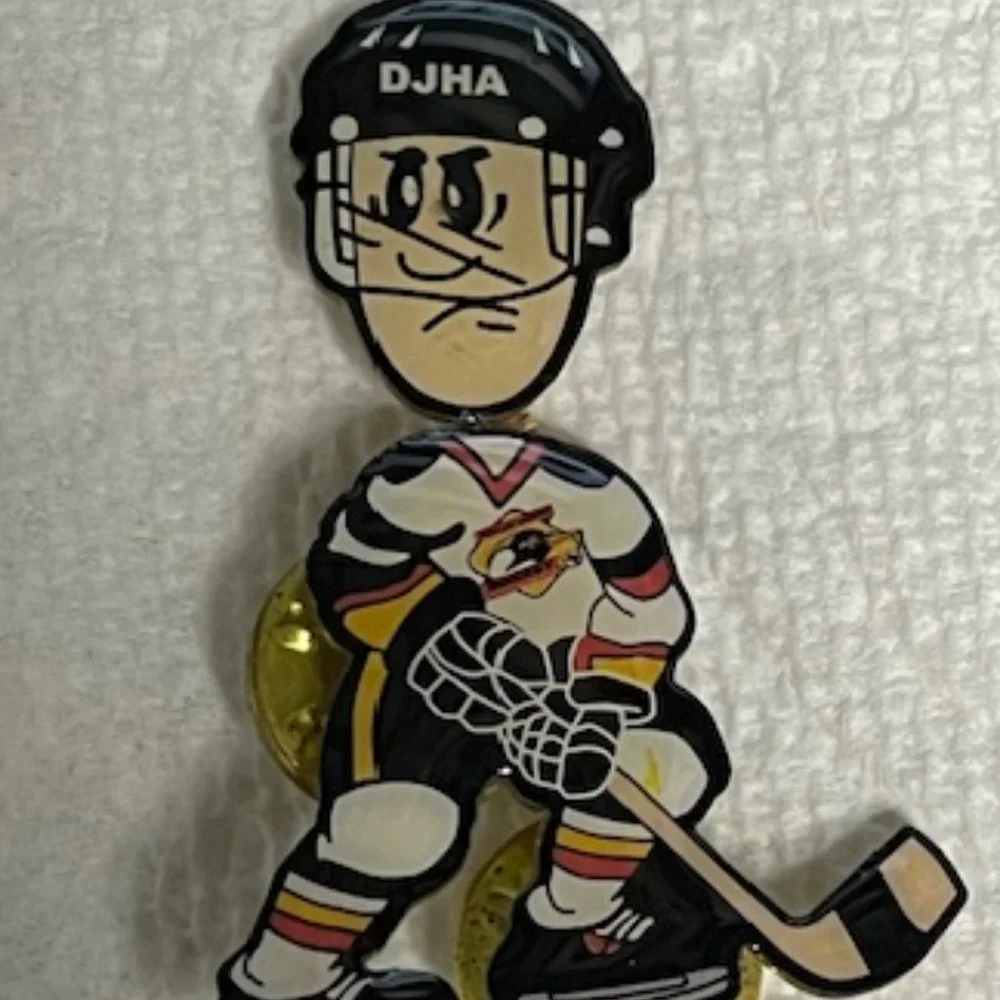 NEW Dallas Junior Hockey Lapel Hat Tack Trading Pin w/Moveable Head 1.5